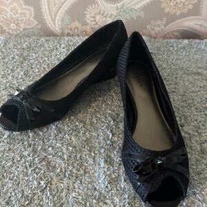 Kelly & Katie Black Peep-Toe Heels